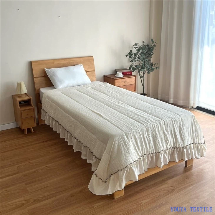 Lace Pleated Quilt